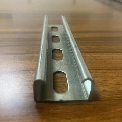 Fabbricazione commerciale ASTM Acciaio Inquadratura Galvanizzato Strut Canale C Sezione 100mm