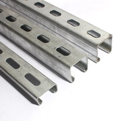 Strutto metallico perforato laminato a freddo canale a forma di trave JIS G3101