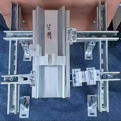 Dispositivi per il rivestimento del tetto