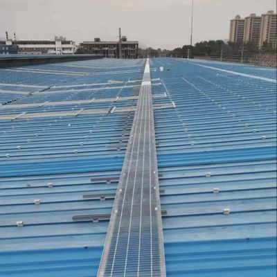 Aluminico fotovoltaico solare sul tetto passerella passerella sistema antiscivolo